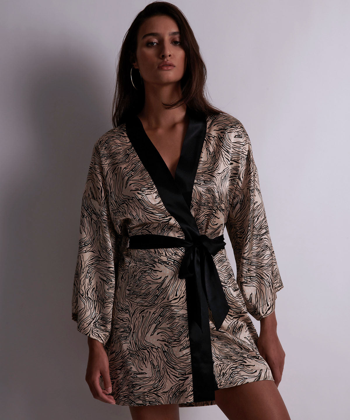 Smocky Night Kimono Féline