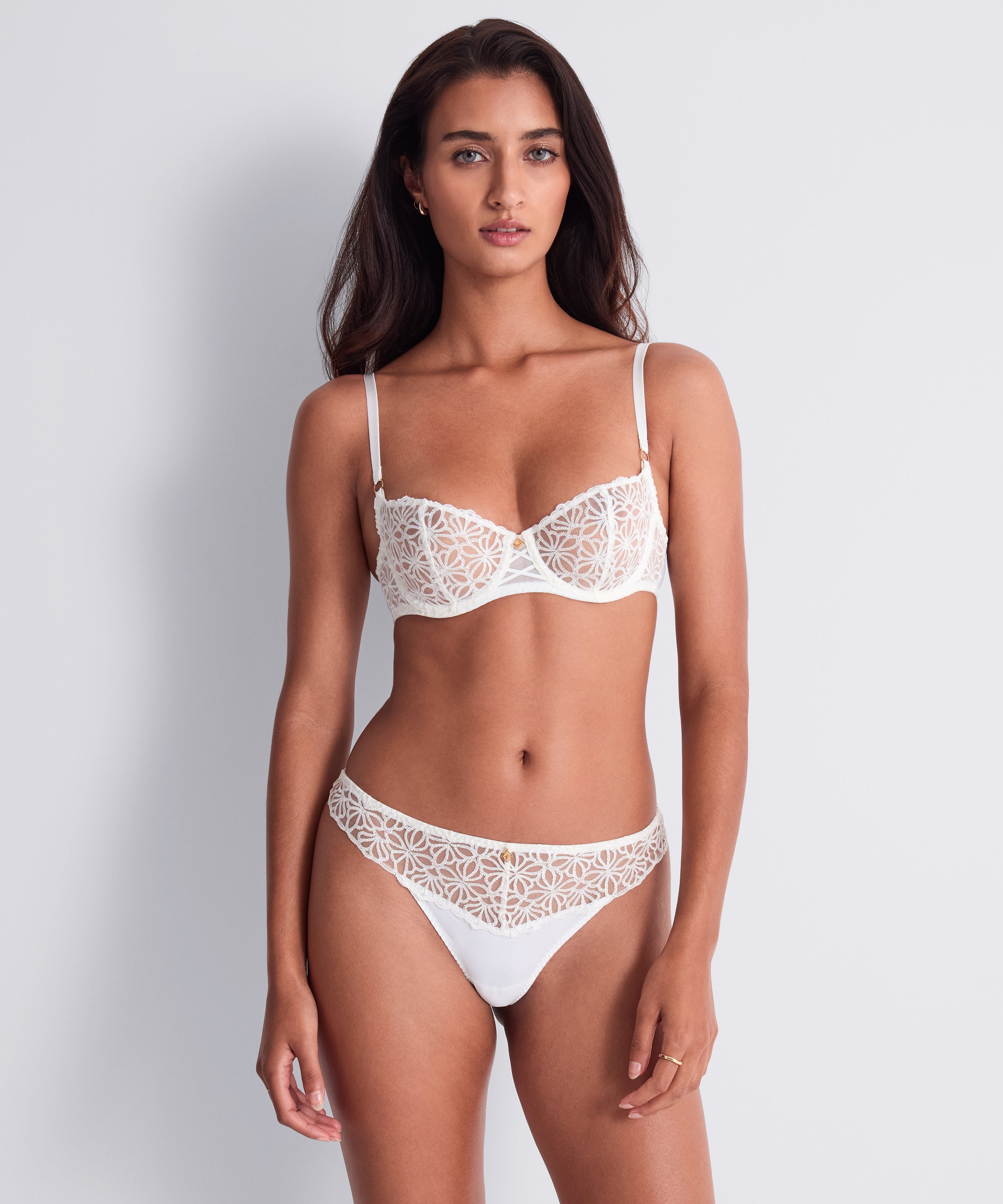 Secret Memories Soutien-gorge Corbeille avec armatures Ivory